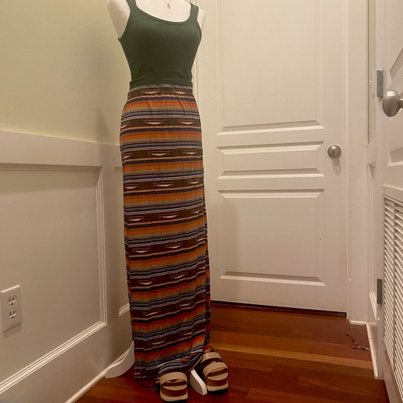 Obey Tribal maxi skirt - Picture 1 of 7